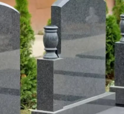Який гранітний пам’ятник обрати? На що звертати увагу?